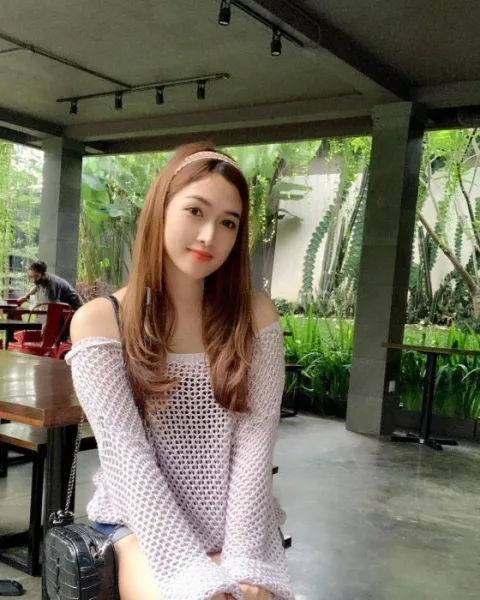 Photo from listing “Yumi”, age 24