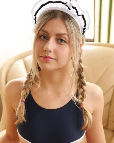 Photo from listing “Malerie”, age 20