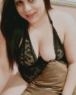 Photo from listing “Samira61”, age 33