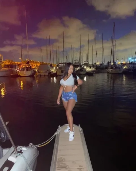 Photo from listing “Valentina”, age 20
