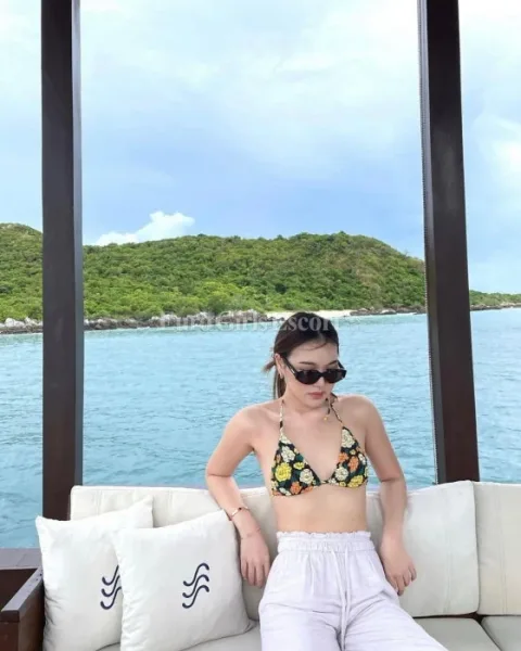 Photo from listing “Darling”, age 33