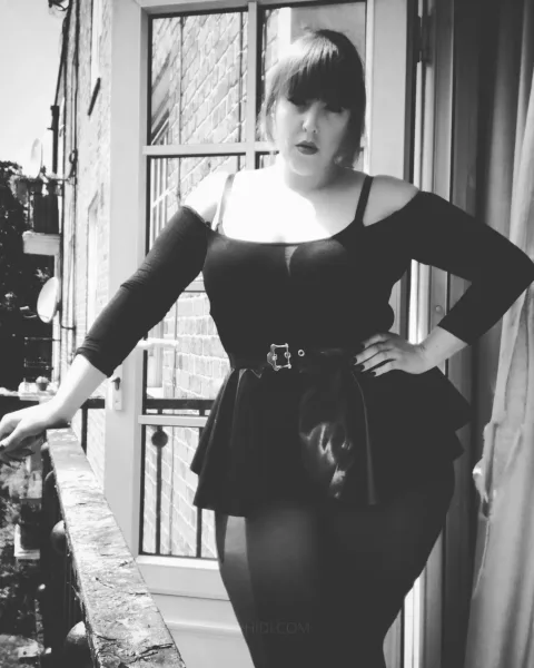 Photo from listing “Mistress_Komakino”, age 28