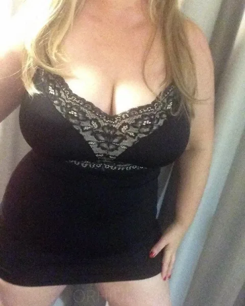 Photo from listing “BlondeHeidii”, age 39