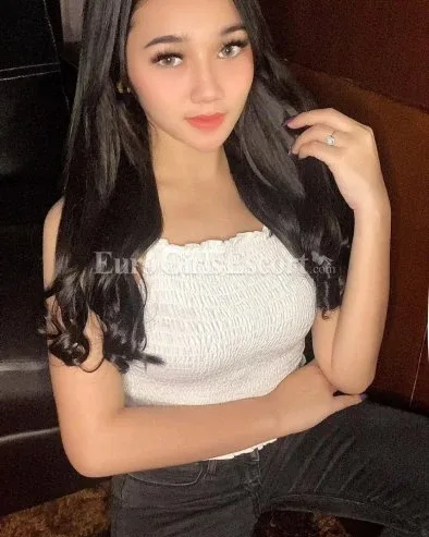 Photo from listing “Erica”, age 24