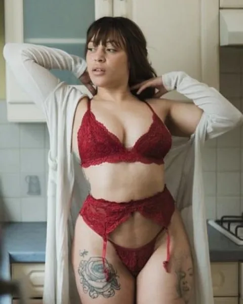 Photo from listing “Suzanne”, age 29