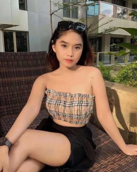 Photo from listing “Audrey”, age 21
