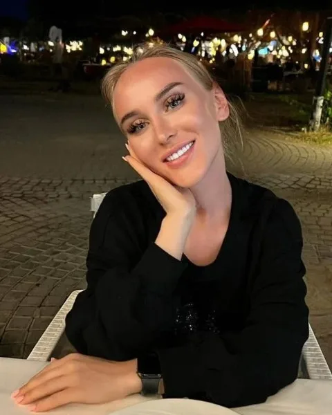 Photo from listing “Wella”, age 25