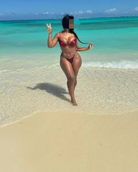 Photo from listing “Isabella”, age 25