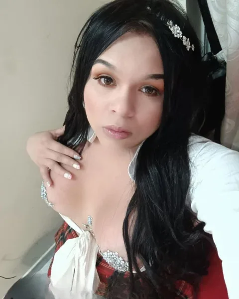 Photo from listing “Jimena aparicios”, age 24
