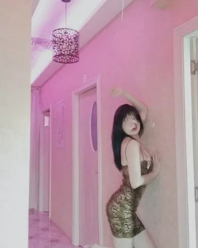 Photo from listing “Mina”, age 24