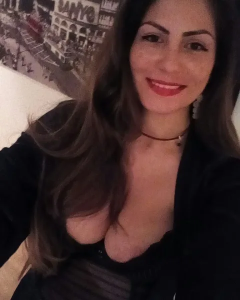 Photo from listing “High Class Alexandra”, age 28