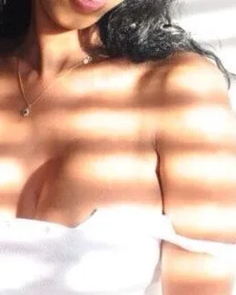 Photo from listing “Candazee”, age 28