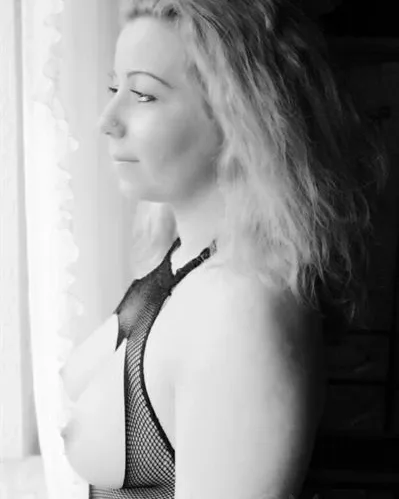 Photo from listing “MICHELLE”, age 33