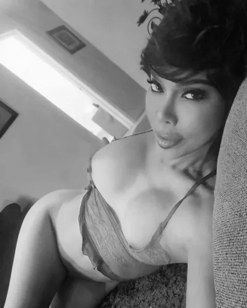 Photo from listing “Allie Zeon”, age 37