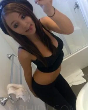 Photo from listing “Ellie”, age 23