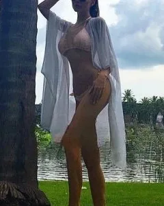 Photo from listing “Nadia”, age 25