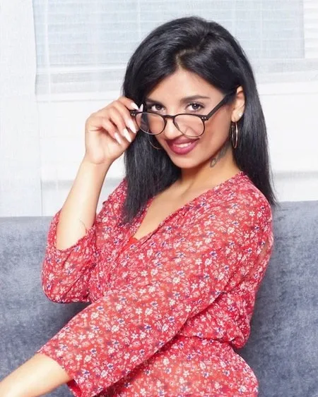 Photo from listing “Manuela”, age 19