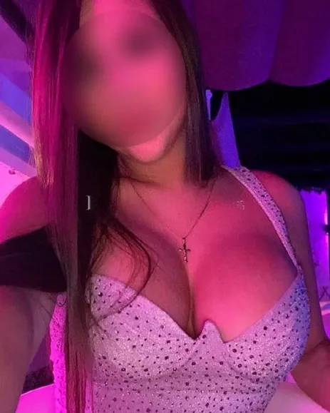 Photo from listing “Victoria”, age 29