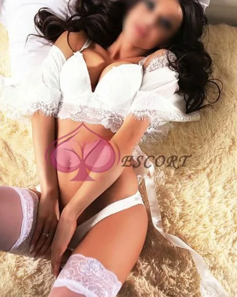 Photo from listing “Cara”, age 26