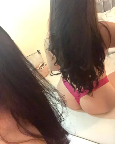 Photo from listing “Bombshell Jade”, age 24