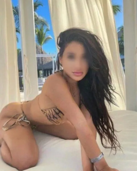 Photo from listing “Laura”, age 23