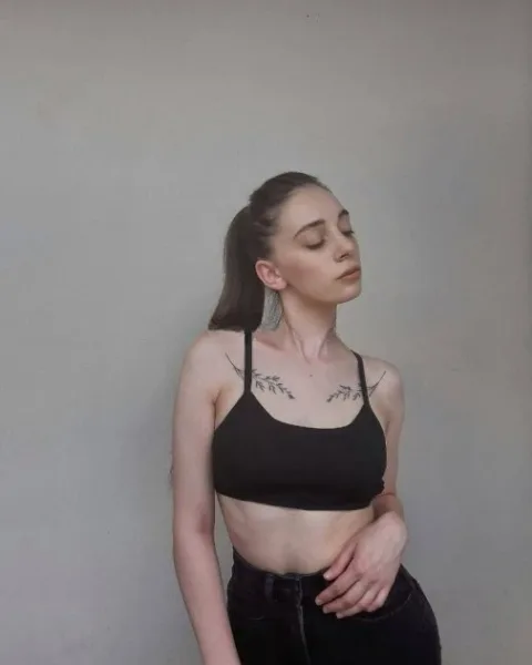 Photo from listing “Tina”, age 23