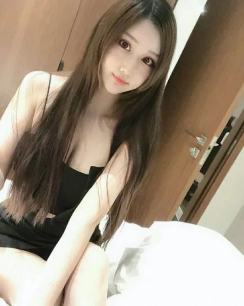 Photo from listing “CHLOE”, age 24