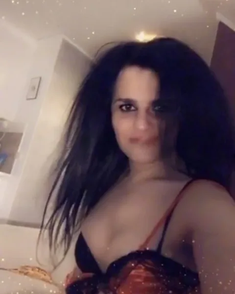 Photo from listing “Sali”, age 31