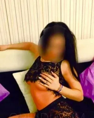 Photo from listing “Alexia”, age 28