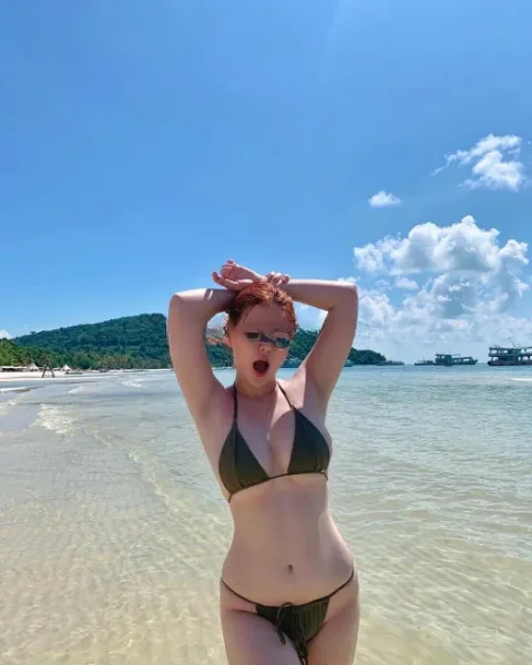 Photo from listing “Emily”, age 25