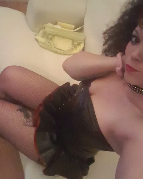 Photo from listing “PoshGirlGoneBad94”, age 23