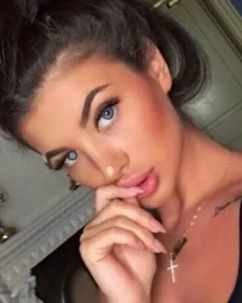 Photo from listing “Estelle”, age 24