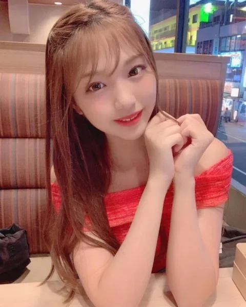 Photo from listing “Junie”, age 23