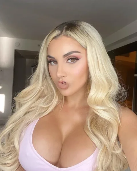 Photo from listing “Jessica”, age 33