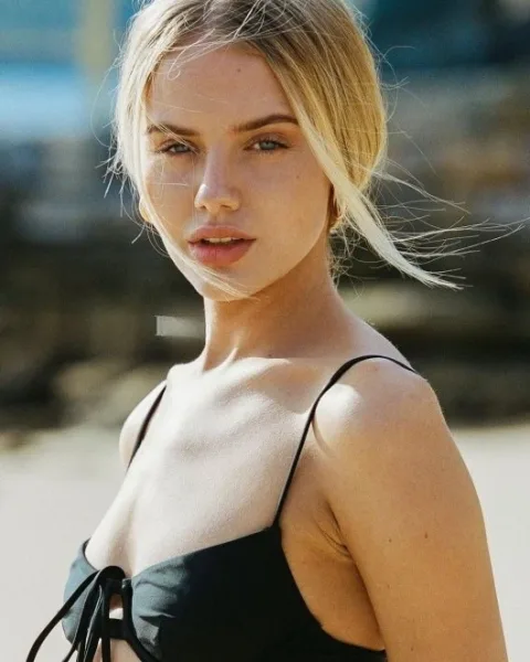 Photo from listing “Hazel”, age 20