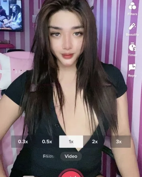 Photo from listing “Kiara Expert”, age 25