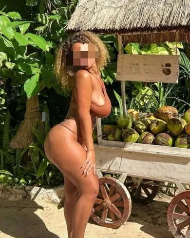 Photo from listing “Lola Morena”, age 38