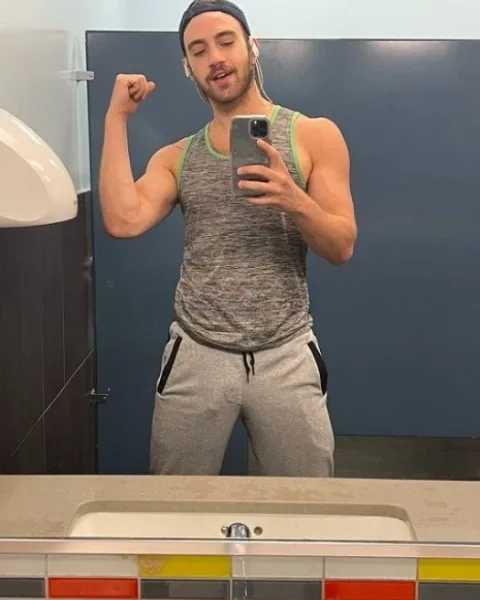 Photo from listing “Henri”, age 29