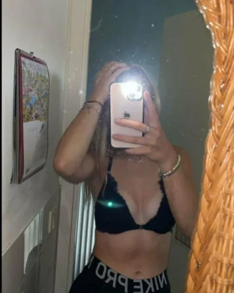Photo from listing “Amber”, age 24