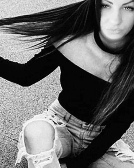 Photo from listing “Marina Top Brunette”, age 28