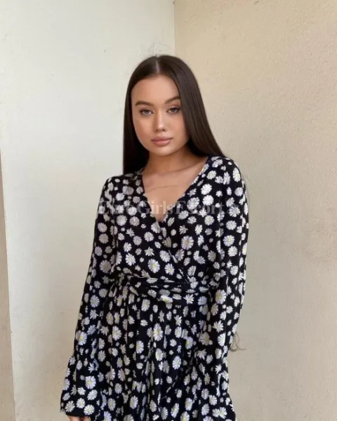 Photo from listing “Leyla”, age 21