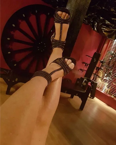 Photo from listing “Lisa Dominante Animalische Dirty Lady”, age 39