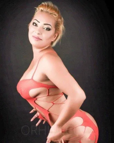 Photo from listing “Ein heftig heißes Date mit 20-jähriger”
