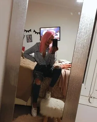 Photo from listing “Lara”, age 29