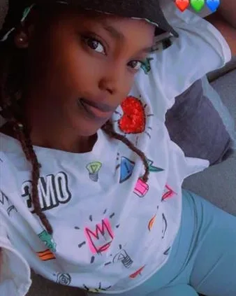 Photo from listing “Meena”, age 23