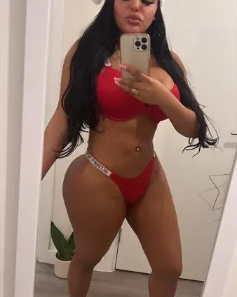 Photo from listing “Mirela gold Brazil”, age 28
