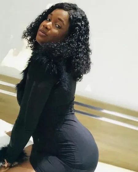 Photo from listing “Petite”, age 27