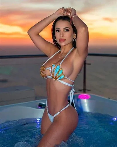 Photo from listing “Lima: Lima”, age 26