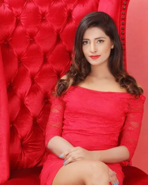 Photo from listing “Hadia Malik – Pakistani escort in Karāchi”, age 22