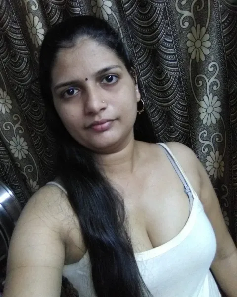 Photo from listing “Shreya – Indian escort in Mumbai”, age 24